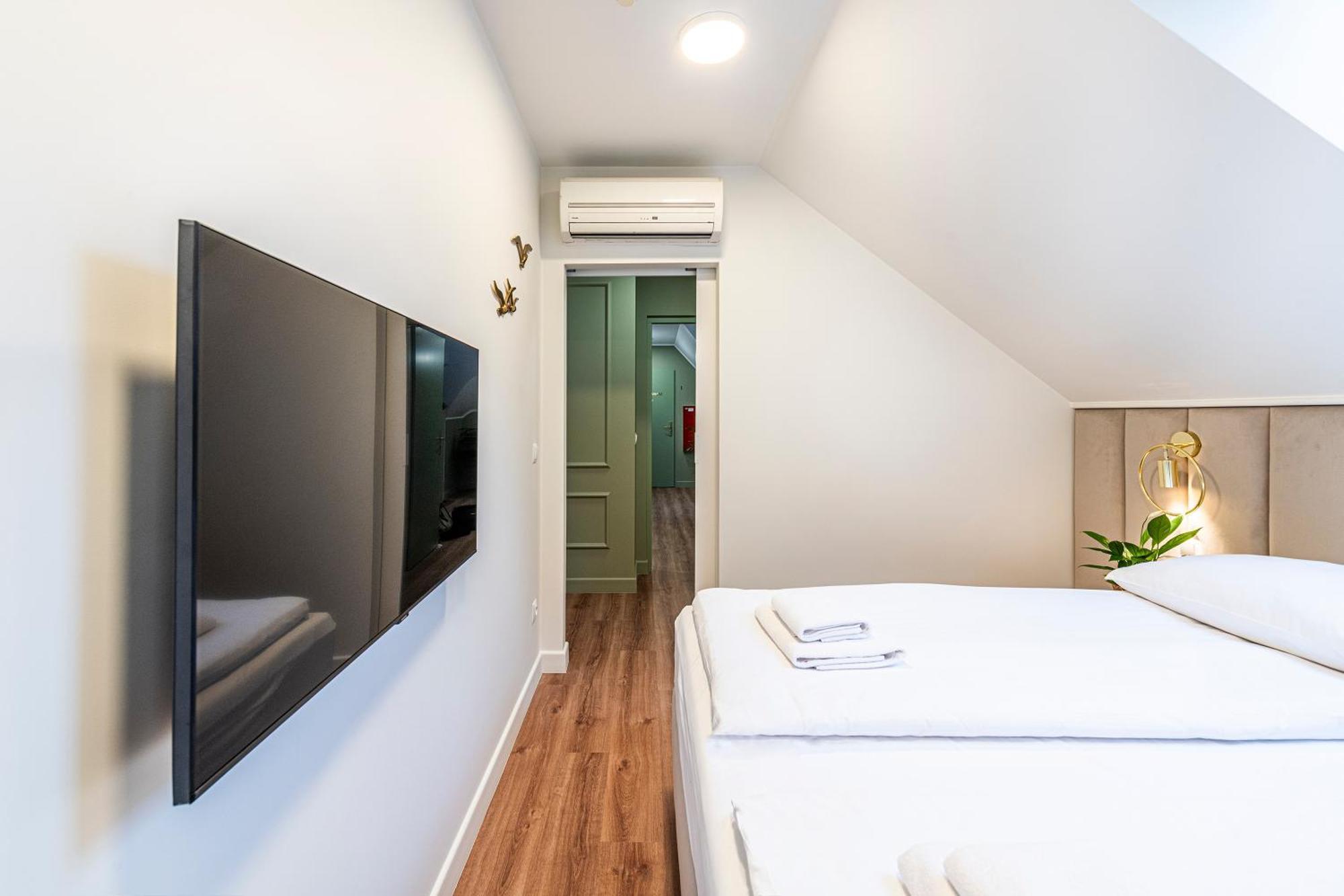 Lapwing Aparthotel *